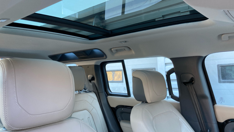 Land Rover Defender 3.0 D300 HSE 110 5dr Auto Diesel Estate